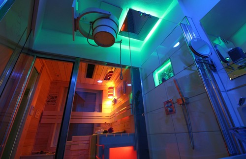 Oberhausen Apartamento | Wellness apartment no. 1 with Finnish sauna - wallbox - Netflix - WLAN