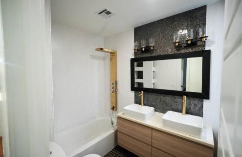West New York Casa | Wellness Sanctuary min to NYC Sleeps 9 w Garage