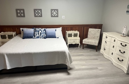 Wellsboro Apartamento | Wellsboro Rail Trail 2 2 bedroom, fully stocked kitchen and pet friendly