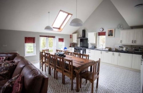 Llanfyrnach Casa | Wellstone Cottages - Honey Coach House