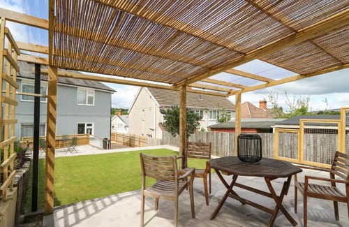 Ammanford Casa | Welsh Valley House