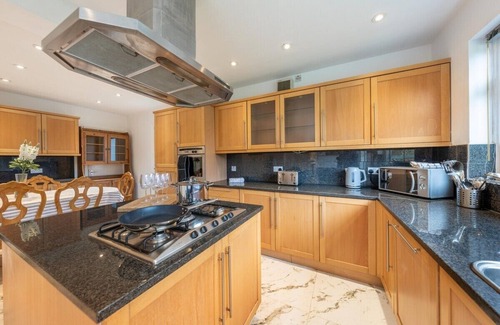 Barnhill Casa | Wembley Stadium 5 Bed House