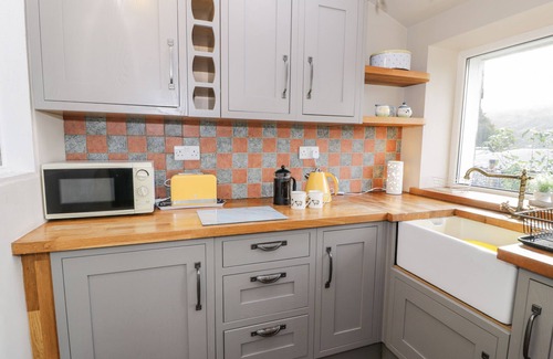 Caernarfon Cabaña | WENALLT, pet friendly, country holiday cottage in Penygroes