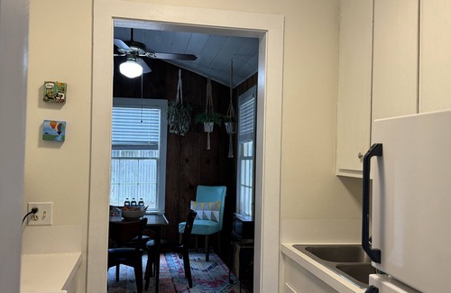 Natchez Cabaña | Wensel Cottage in downtown Natchez Walking distance to most shops & restaurants.