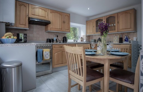 Birchgrove Cabaña | Wern Y Glais - 2 Bedroom Cottage - Glais