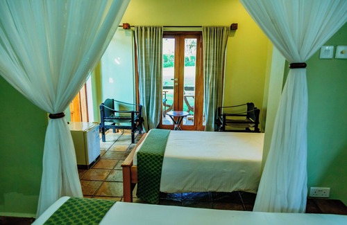 Moshi Cabina | Weru Weru River Lodge
