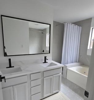 Kingwood Casa | Weslynn's Minimalistic Stay