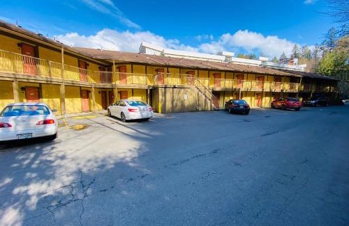 Cowichan Bay Hotel | Wessex Inn By The Sea