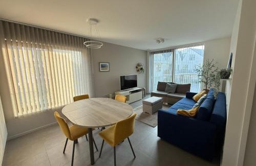 Westende Apartamento | West Bay Apartments