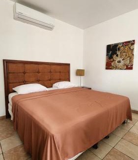 Antoneys Cay Hotel | West Bay Colonial