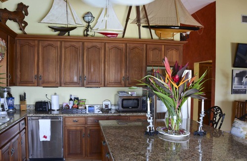 Lighthouse Estates Villa | West Bay, Villa frente al mar con piscina infinita