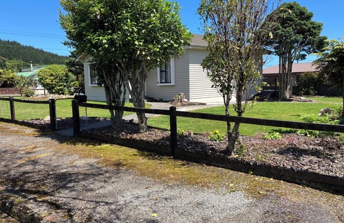 Ross Cabaña | West Coast centrally located. 1 hour Greymouth north, Franz Josef 11/2 hr.south