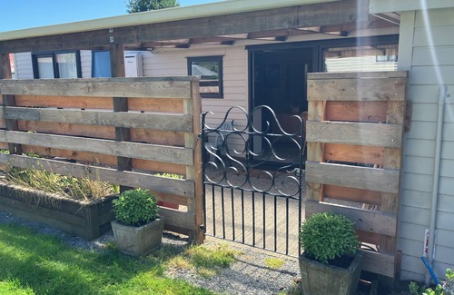 Ross Cabaña | West Coast centrally located. 1 hour Greymouth north, Franz Josef 11/2 hr.south