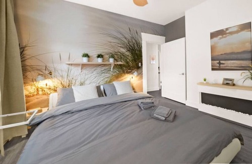 Riley Park-Little Mountain Casa | West Coast Retreat w/Hot Tub+Sauna+WFH - 2BR