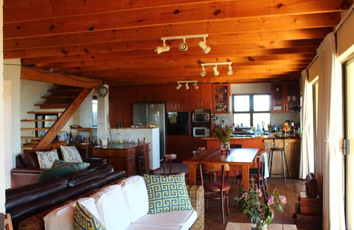 Grotto Bay Casa | West Coast Seaside Getaway
