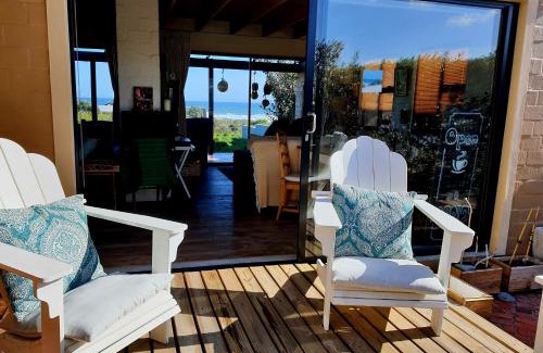 Grotto Bay Casa | West Coast Seaside Getaway