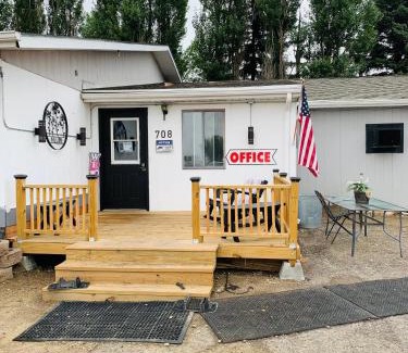 New Town Hotel | West Dakota Inn