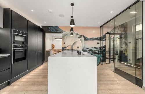 Didsbury Casa | West Didsbury Retreat l Cinema l Sleeps 8
