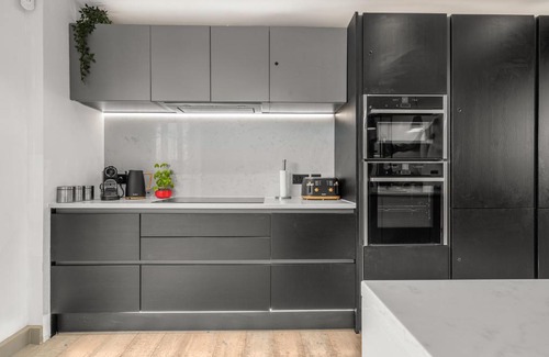 Didsbury Casa | West Didsbury Retreat l Cinema l Sleeps 8