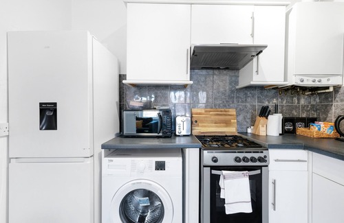 West Ealing Apartamento | West Ealing Serviced Apartment A - 2 Bedroom 2 Bath Parking Near Station