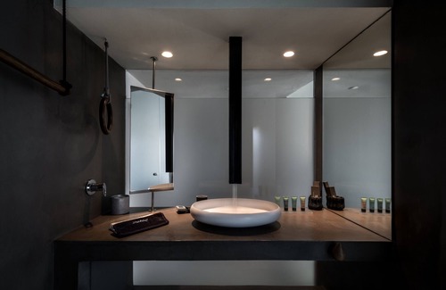 Imerovigli Hotel | West East Suites