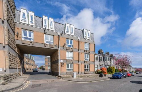 Central Aberdeen Apartamento | West End 2 Bed Maisonette - Parking & Wi-Fi