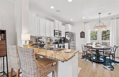 Santa Rosa Beach Cabaña | West End 30A Cottage- Near Gulf Place & Beaches/Dog Friendly/Golf Cart Rental