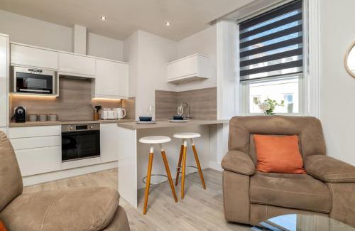 Aberdeen West End Apartamento | West End @ Netflix @ Newly Built