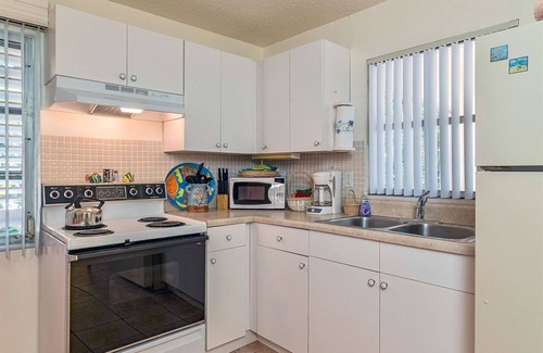 Tradewinds Cabaña | West End Paradise Unit 4 Scallop 5 - One bedroom suite w/water views