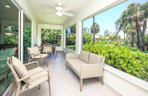 Tradewinds Cabaña | West End Paradise Unit 2 Seahorse 3 - two bedroom suite w/water views