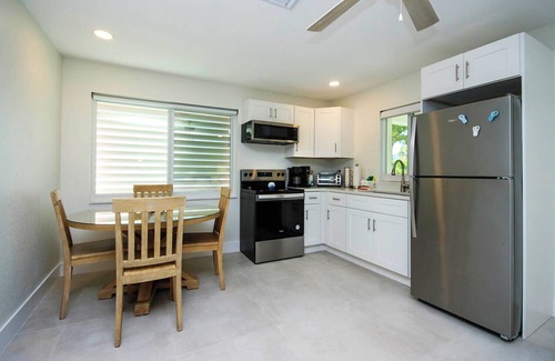 Tradewinds Cabaña | West End Paradise Unit 4 Scallop 5 - One bedroom suite w/water views