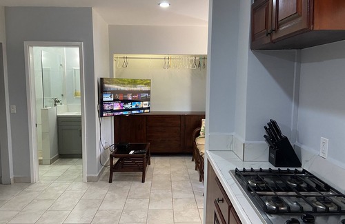 Half Moon Bay Casa | West End, right around the corner, near everywhere you want to be.