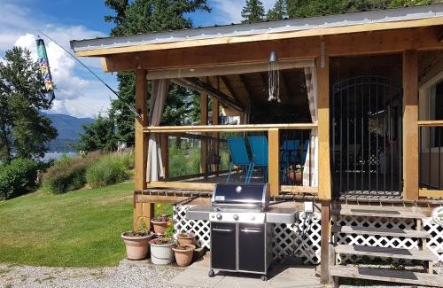Blind Bay Casa | West facing Waterfront Cottage with private beach & buoy & dock access