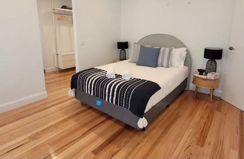 Hamlyn Heights Casa | Hamlyn Heights · Geelong Spacious Townhouse 3 Bedrooms*Parking*Wifi