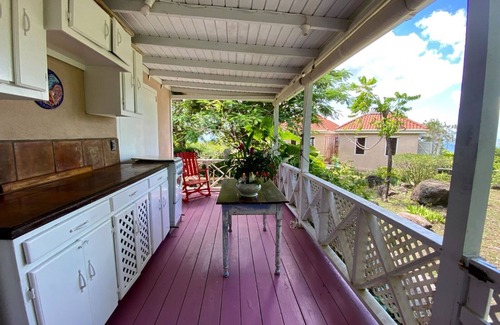 Barnes Ghaut Cabaña | West Indian style cottage, romantic and 5 minute drive to beach