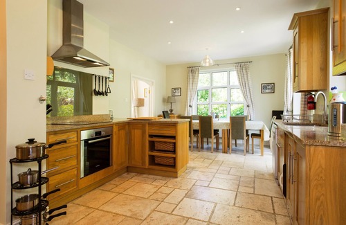 Church Knowle Apartamento | West Lodge, Church Knowle. Sleeps 10 & baby