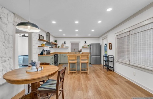 Columbus Casa | West Lowndes Country Cottage by OneHometown Getaways