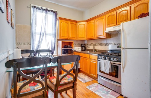 West New York Apartamento | West New York Apartment ~ 7 Mi to Manhattan!