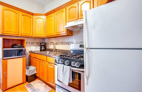 West New York Apartamento | West New York Apartment ~ 7 Mi to Manhattan!