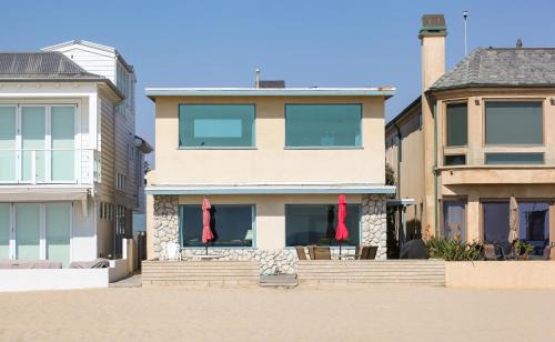 Santa Ana Heights Casa | West Newport Duplex on the Sand with Patio-Sleeps 12
