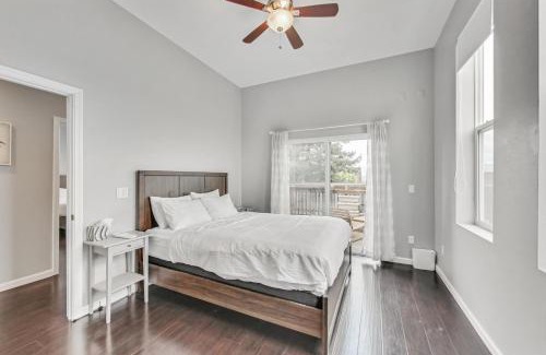 Prescott Casa | West Oakland 3br2ba Top Floor Flat Ideal For Bus