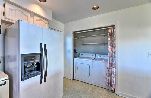 Emerald Isle Apartamento | 'west of the Moon' Ocean Apt w/ Beach Access!