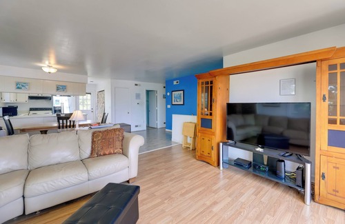 Emerald Isle Apartamento | 'west of the Moon' Ocean Apt w/ Beach Access!