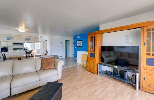 Emerald Isle Apartamento | West of the Moon Ocean Apt with Beach Access!