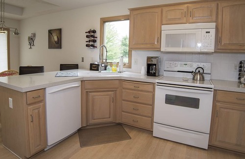 West Omaha Casa | West Omaha 4 BR 3000 Sq. Pie. Ranch perfecto para toda la familia!