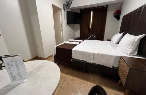 La Perla Hotel | West Plaza