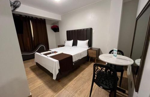 La Perla Hotel | West Plaza