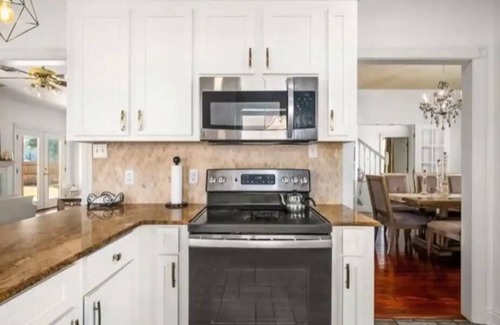 Alexandria Casa | WEST POINTE Piece of Mind HoMe Stays