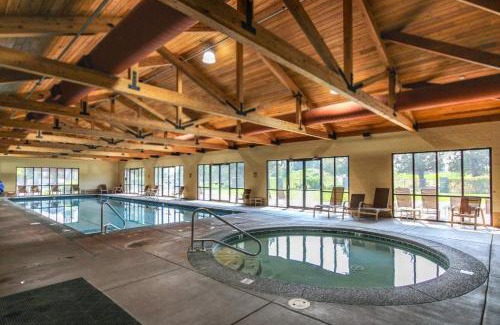 Redmond Casa | West Ridge Craftsman with Amazing Views