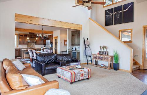 Redmond Casa | West Ridge Craftsman with Amazing Views